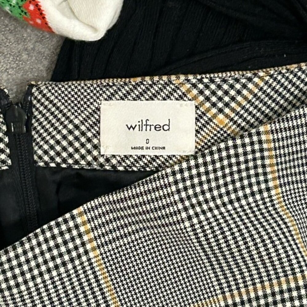 Aritzia Dark Academia Bundle – Wilfred Skirt, Cozy Fall Layers + Fluevog Socks - Picture 2 of 2